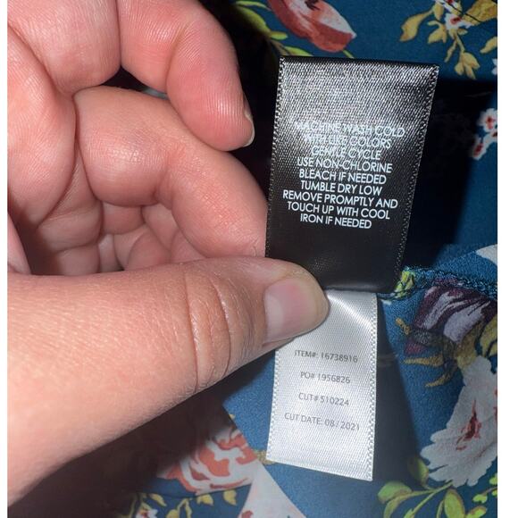 Women’s Torrid Tulip Sleeve Blouse Georgette Floral Navy Size 1 - Picture 6 of 6